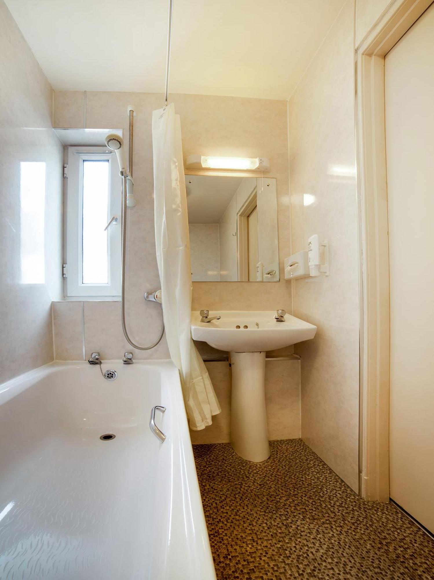 Brentwood Centre Hotel Aberdeen